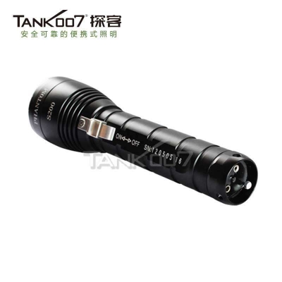 Tank007探客專業(yè)潛水手電筒超亮遠(yuǎn)射探洞打獵家用戶外照明18650充電鋰電池深度防水手電D60+高級電池+充電器