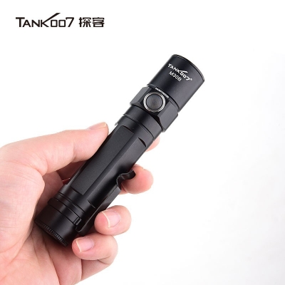 TANK007探客迷你LED強(qiáng)光帶磁鐵磁性工作燈M30B尾部吸磁手電筒